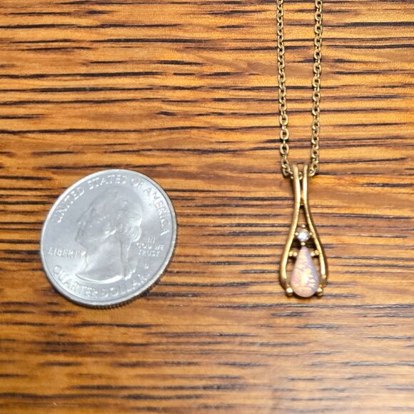 Avon Tear Drop Fire Glow Pendant Necklace - Picture 3 of 4